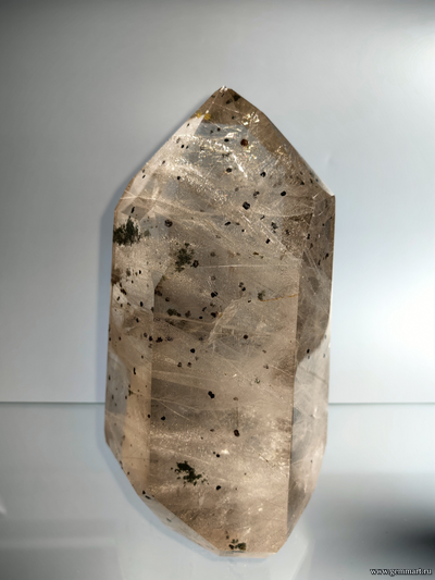 Горный хрусталь с включениями хлорита, гематита и рутила. Мадагаскар. 205*120*100мм. (ААА)