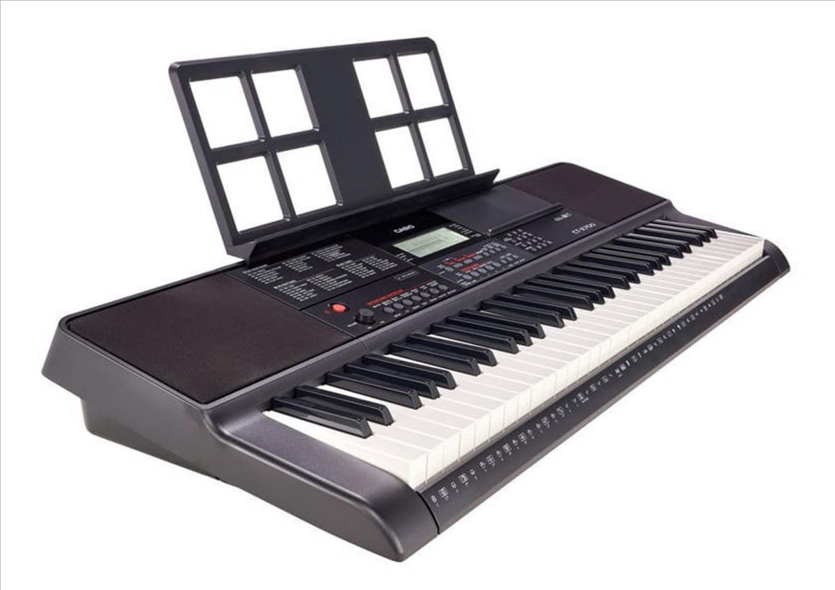 Фото с подставкой для нот на CASIO CT-X700