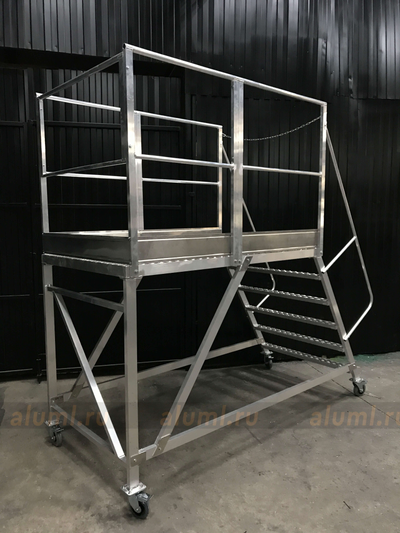 Стремянка передвижная алюминиевая СПА-1.4 площадка 1 метр