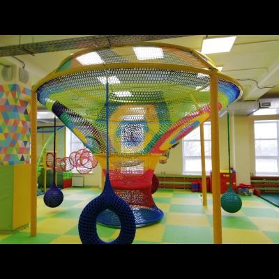 Вязаный игровой лабиринт «Красочные сети «Дерево»