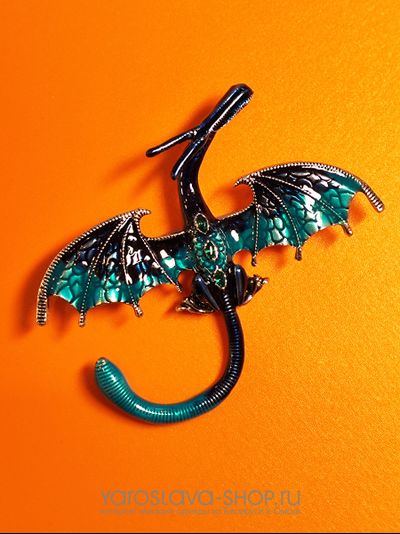Б-137.Брошь дракон изумрудный с зеленым камнем.