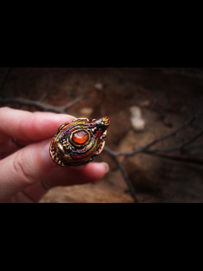 "Легенда Янтарного Подземелья", кольцо с курочкой и натуральным янтарём