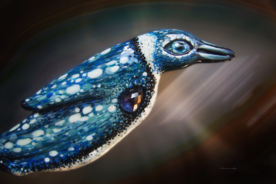 Волшебная брошь в виде пингвина с сапфиром "Сердце Ванадис"