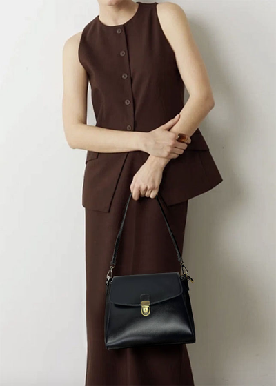 (АРТИКУЛ: 10027/42) СУМКА ЖЕНСКАЯ, НЕБОЛЬШАЯ, НАТУРАЛЬНАЯ ГЛАДКАЯ КОЖА, ЧЕРНАЯ, С ДВУМЯ ПЛЕЧЕВЫМИ РЕМНЯМИ