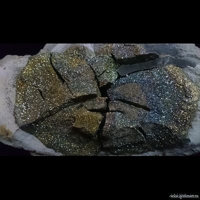 Пирит, "спектропирит", в полости конкреции. Россия. 150*100*80мм