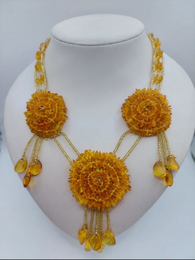 Колье из Чешского бисера и натурального янтаря 11016