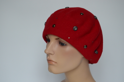 Берет фетровый бордового цвета