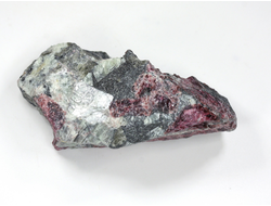 Эвдиалит в породе, Россия, Кольский п-ов, Хибины (70*35*30 мм, 103 г) №25686