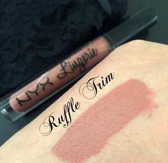 Жидкая матовая помада NYX Lip Lingerie 04 Ruffle Trim