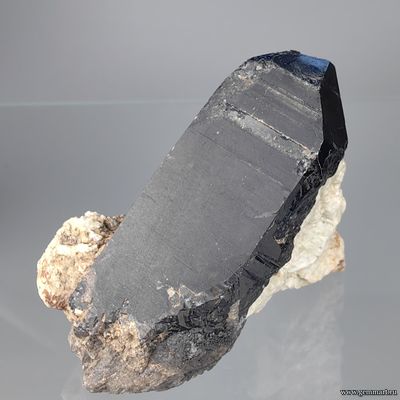 Морион (разн. кварца) на полевом шпате. Казахстан. 69*40*40мм