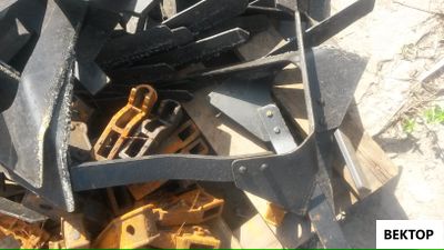 Лапа бритва КРН в сборе со стойкой (правая левая)