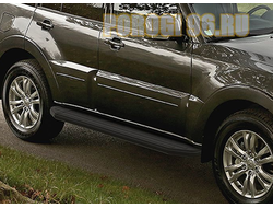 Пороги на Mitsubishi Pajero черные