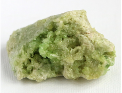 Везувиан, кристаллы на породе