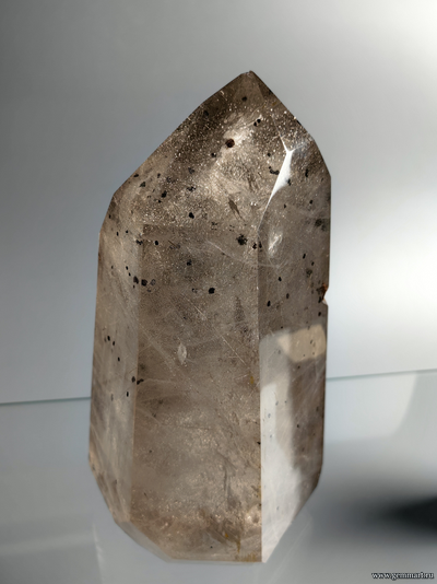 Горный хрусталь с включениями хлорита, гематита и рутила. Мадагаскар. 205*120*100мм. (ААА)