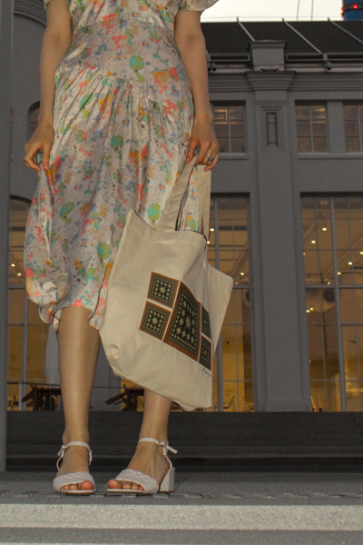 Сумка-шоппер "Солнце мое" из саржи кремово-бежевого цвета