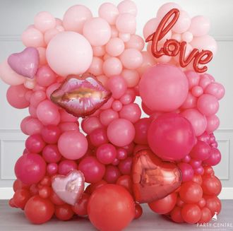 Фотозона омбре “love” в розовых оттенках