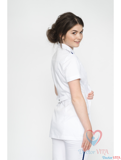 Блуза c погонами и воротником стойка белая