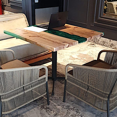 стол река, стол со смолой, стол с рекой, стол из эпоксидной смолы, стол для ресторана, стол для кафе