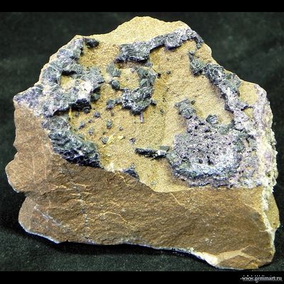 Флюорит (ратовкит) на буром кварците