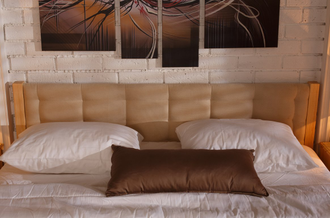 Кровать с мягким изголовьем КЛАССИК 1 из массива сосны 90 х 190/200 х 80 см