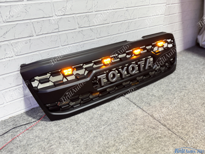 Решетка радиатора Toyota Land Cruiser 100 03-07 тюнинг LED