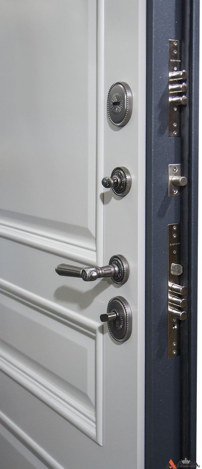 Prefect Префект /ПК 26мм рис. "Чикаго" крашенная RAL9001 с багетом из массива березы