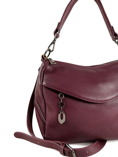 (АРТИКУЛ: 8332/0/02) СУМКА ЖЕНСКАЯ, НЕБОЛЬШАЯ, НАТУРАЛЬНАЯ КОЖА, ТЕМНО-БОРДОВАЯ, С ДЕКОРАТИВНЫМИ НАРУЖНЫМИ КАРМАНАМИ, С ПЛЕЧЕВЫМ РЕМНЕМ