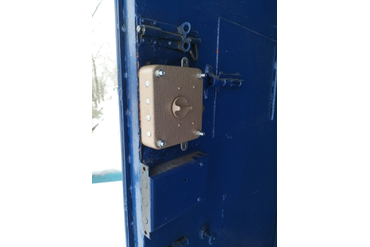 Замена замка металлической двери