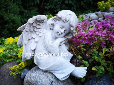 Ангел, спящий на коленке  24*20см   0,8 кг   полистоун Россия 1178//085011