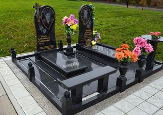 Христианский мемориальный комплекс на могилу для двоих