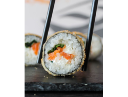 Темпурный с лососем 8шт