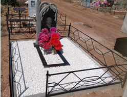 Памятник из гранита Карелия (от 1000х500х60 мм)