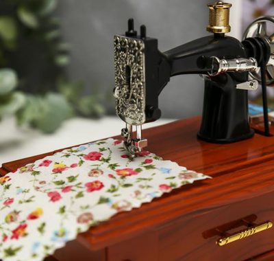 Шкатулка музыкальная механическая "Швейная машинка" 9,5х18х13,5 см