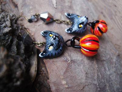 "Стражи сумеречных теней", длинные серьги с тыквами и серыми волками