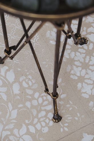 Столик приставной