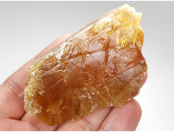 Кальцит медовый, исландский шпат, скол по спайности, Россия (74*54*42 мм, 141 г) №38063