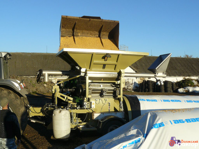 Передвижная вальцовая плющилка влажного зерна с прессом ROmiLL CP2