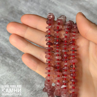 "Клубничный кварц" кварц с включениями чипсы фри-форм 8-14х3-4 мм, цена за нить 19 см