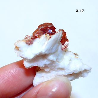 Ванадинит натуральный (щетка) №3-17: 40*27*18мм