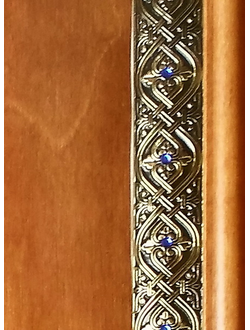 Киот деревянный с басменной рамой, декорированной оригинальными кристаллами "Swarovski" для мерной и