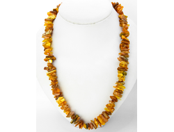 Бусы из необработанного янтаря.