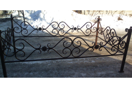 Ограда №11;
Высота полотна - 30 см;
Каркас - труба 20*20/40*40;
Рисунок - труба 15*15;
Цена - 2200 (с лаком+150) р. за п.м.