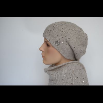 Vizio 6943 берет Италия с пайетками бежевого цвета