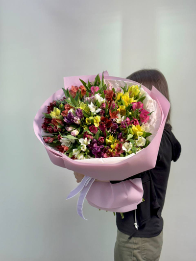 Букет из 35 альстромерий