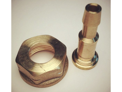 Гайка-штуцер универсальная, на баллонный вентиль