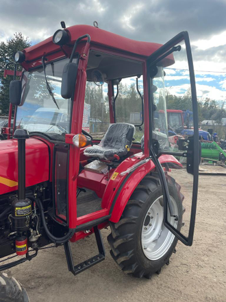 Трактор Dongfeng 244 G2B с кабиной