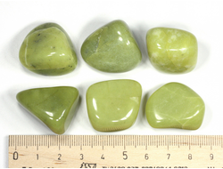 Серпентин, галтовка в ассортименте, Китай (25-30 мм, 10-15 г) №27010