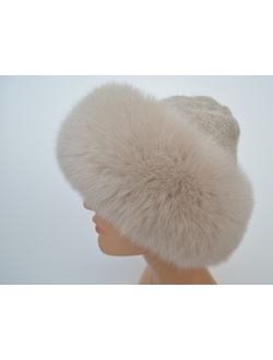 Вязаная шапка с меховой оторочкой Италия