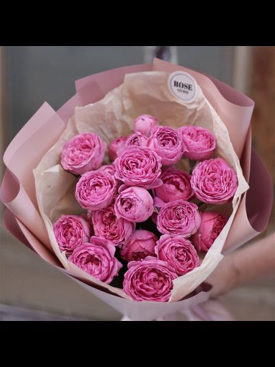 7 пионовидных роз "Misty Bubbles"