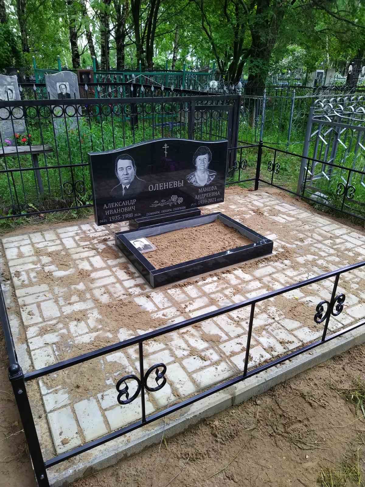 Кресты, ограды, столы и скамейки в Кстово 